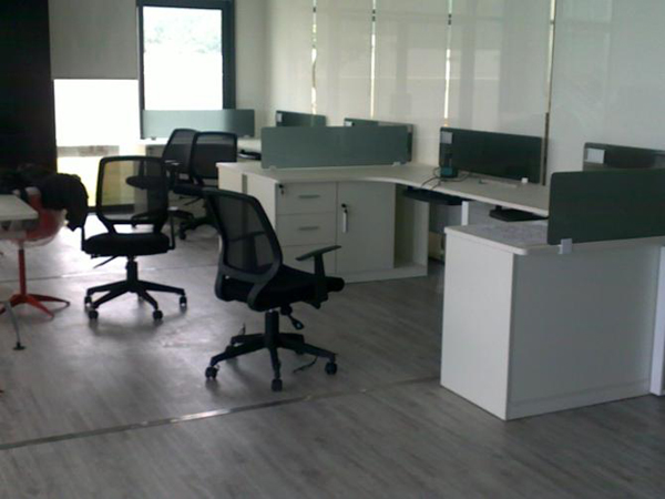 ���ϴ�˹adidas�칫��װ�޹��̰���